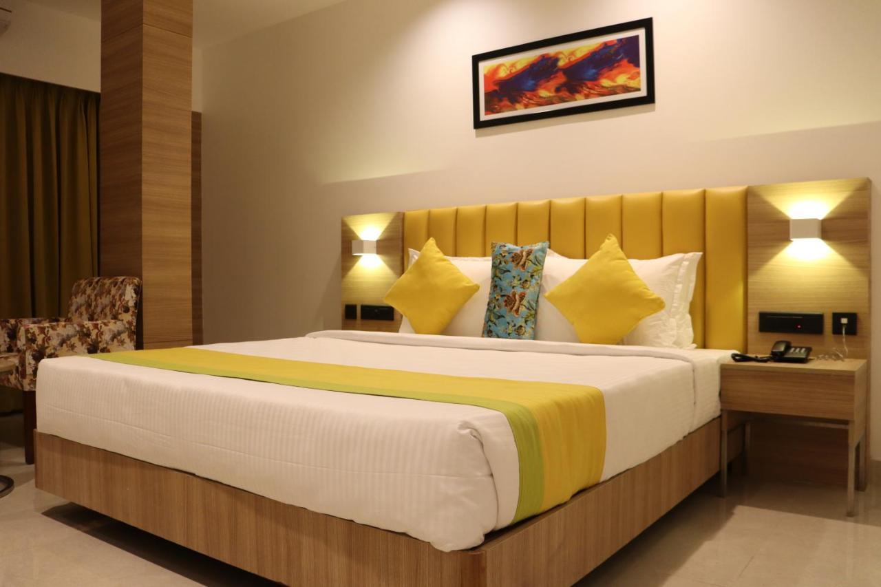 Hotel Park Residency Thrissur Экстерьер фото