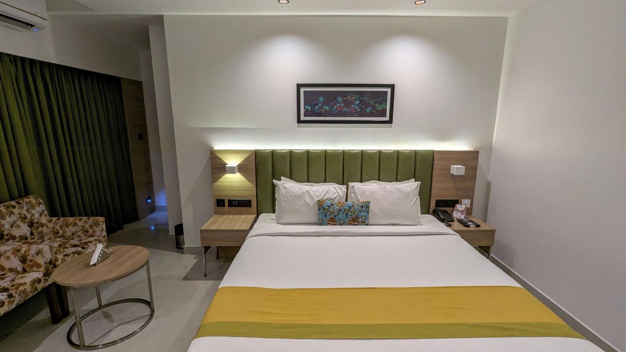 Hotel Park Residency Thrissur Экстерьер фото