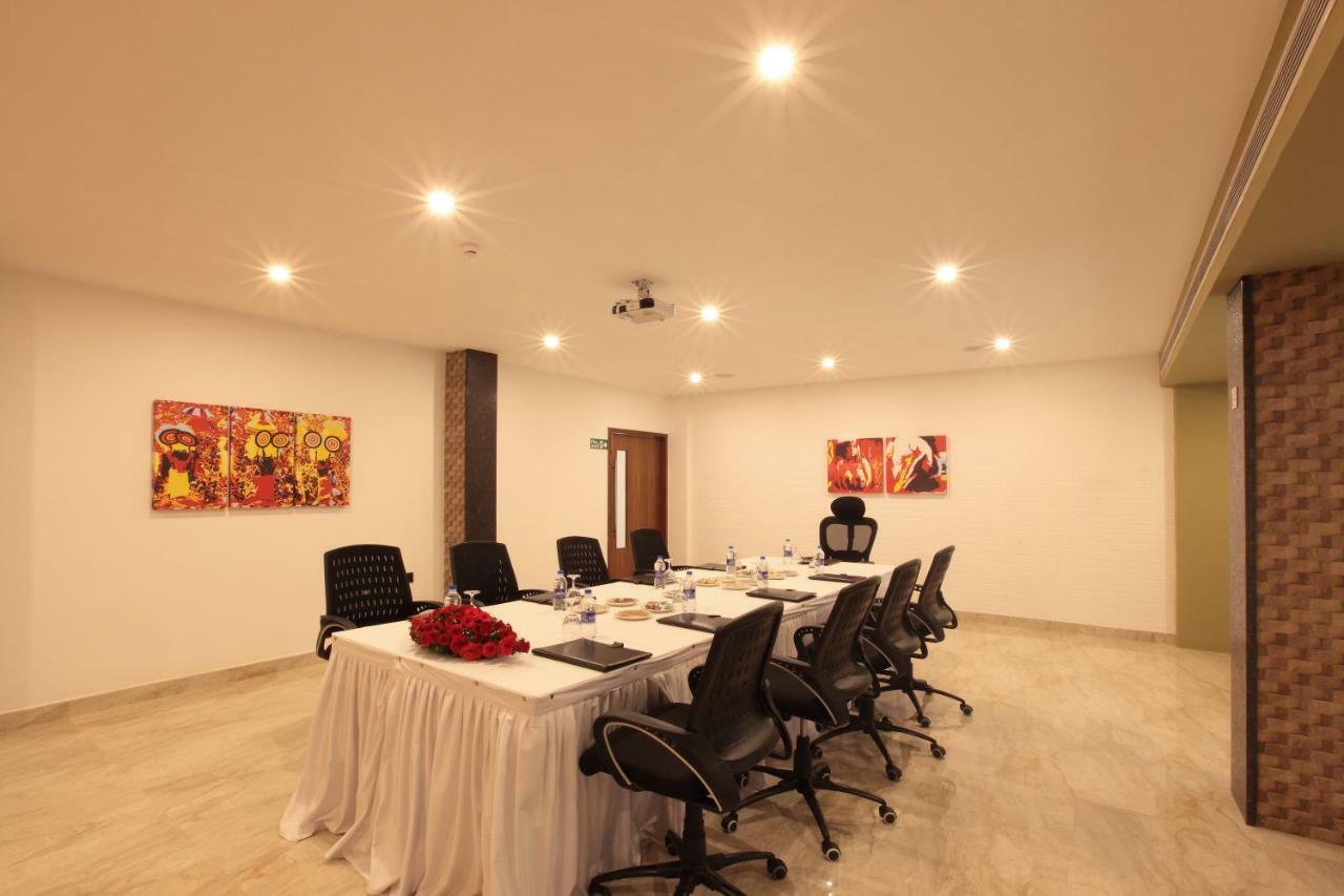 Hotel Park Residency Thrissur Экстерьер фото