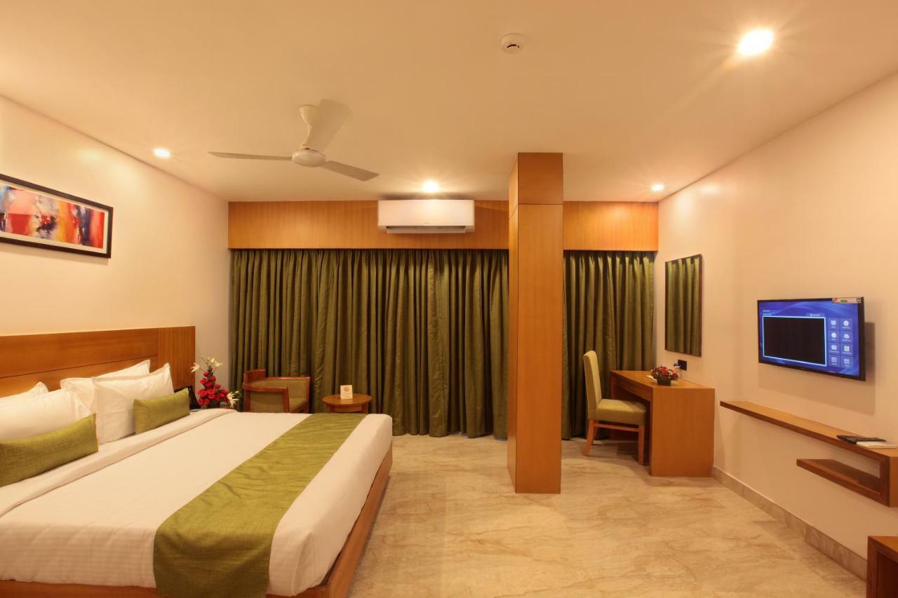 Hotel Park Residency Thrissur Экстерьер фото