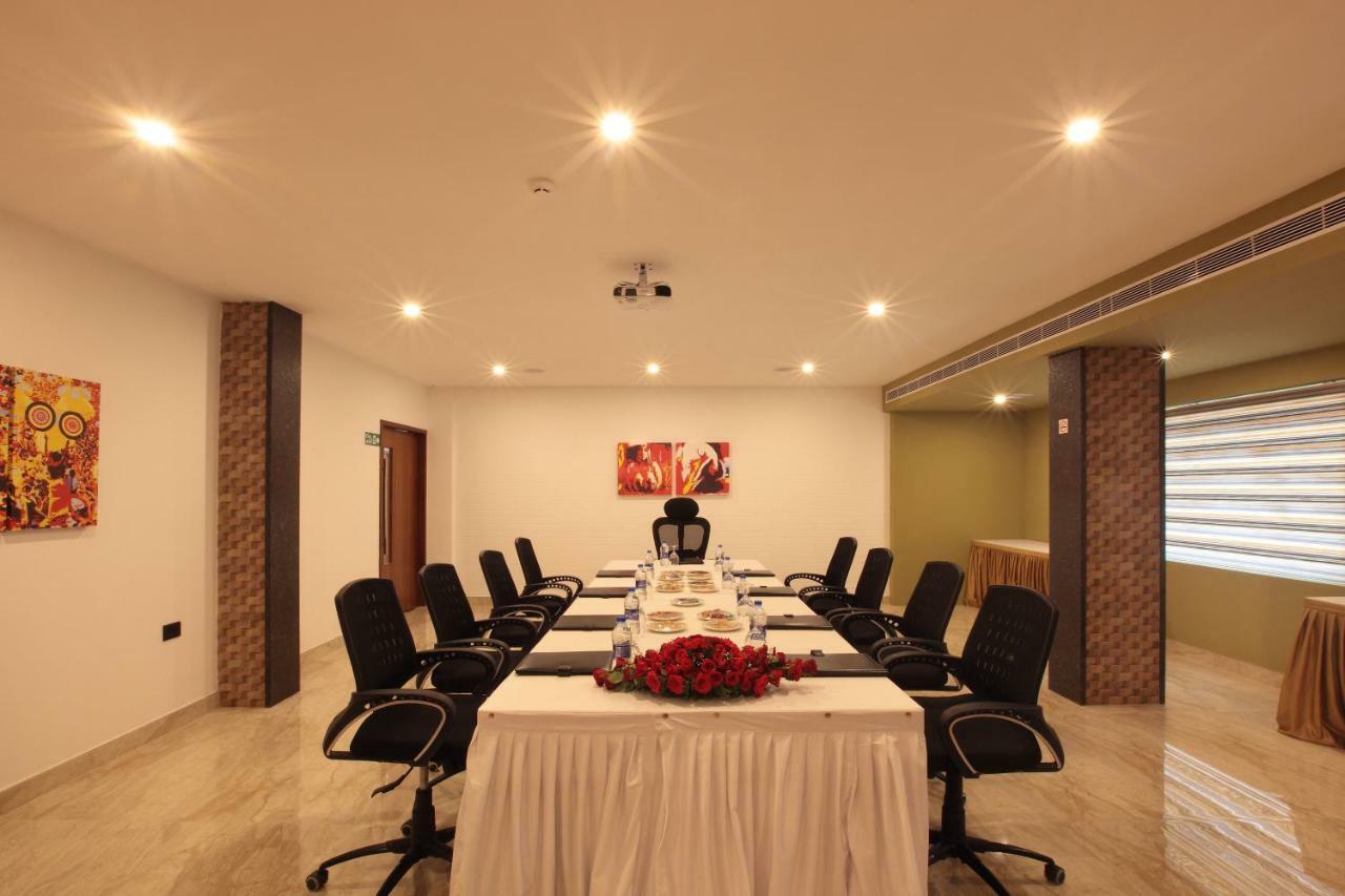 Hotel Park Residency Thrissur Экстерьер фото