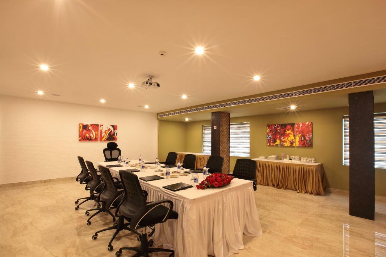 Hotel Park Residency Thrissur Экстерьер фото