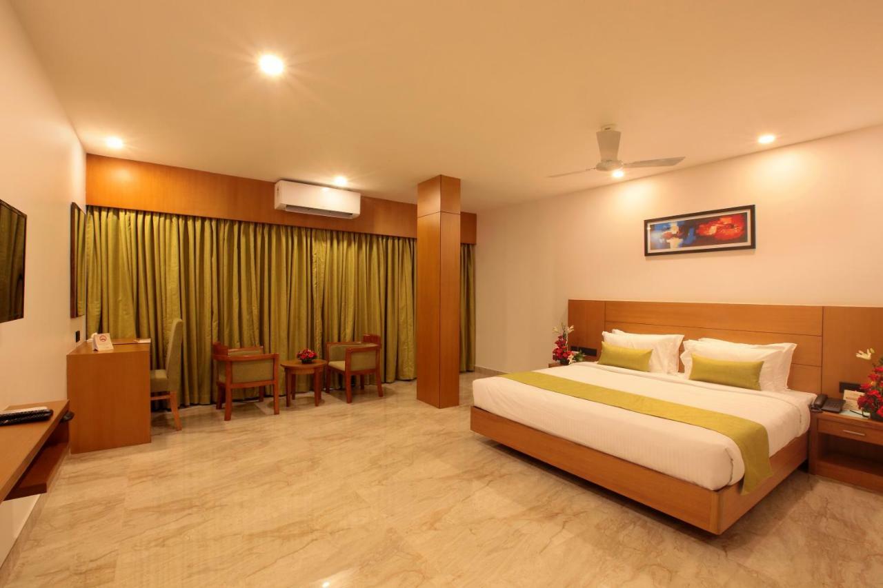 Hotel Park Residency Thrissur Экстерьер фото